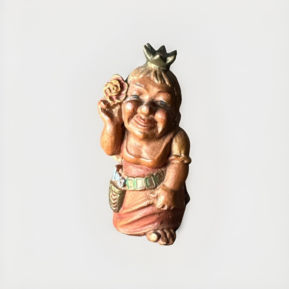 Vintage ANRI Little Folks of the Salvans Queen Hand Carved Wood Figurine Italy